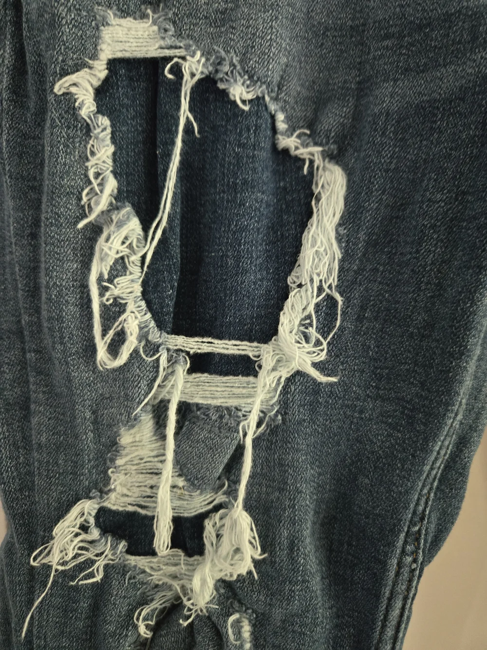 Abercrombie Kids Skinny Jeans 13/14 Blue Distressed Ripped Shredded Denim